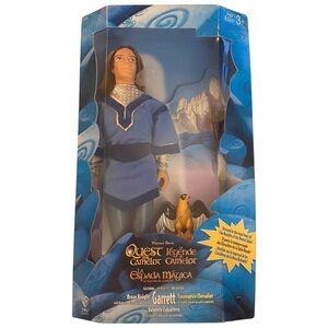 Quest for Camelot Brave Knight Garett Doll with Ayden the Silver-Winged Falcon